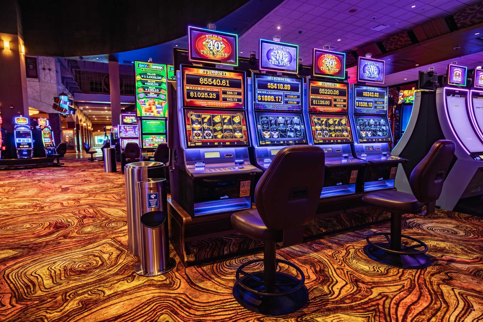Slot Makinelerinde Zafer: Gizli Stratejiler ve Analizler